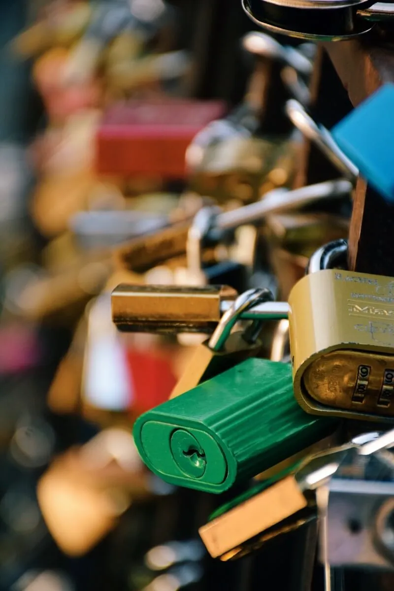 Candados de seguridad profesional para protección de hogares y negocios en Murcia y Alicante | JRos keys&locks
